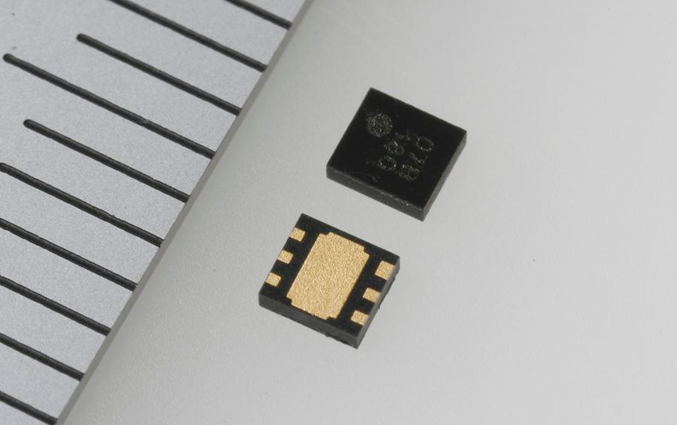 使用世界最小級別小型封裝 用于車載（符合AEC-Q100）18V操作驅動器Tr內(nèi)置500mA 同步整流降壓DC/DC轉換器